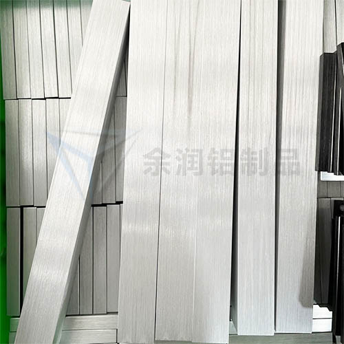 鋁材拉絲工藝升級：推動產品質量穩(wěn)步上升的新動力